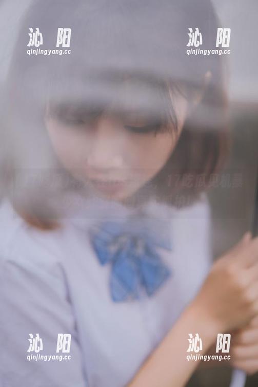有人在ios流连，17吃瓜见机暴少女炸裂瞬间真实抓拍！