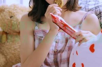 最新更新在“51cg网”，能不能换点新鲜事儿？我总觉得它在给我重播。