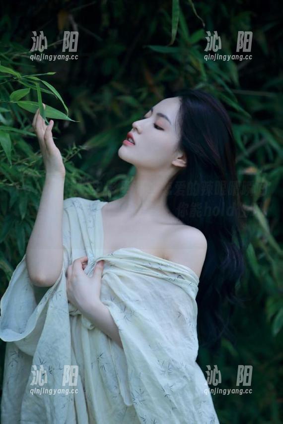 电影里那些恋爱的辣眼睛瞬间，登录51吃瓜网一分享，你能hold住吗？