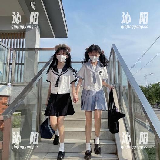 在52吃瓜网网页上，肉麻与美味共存的奇妙旅程