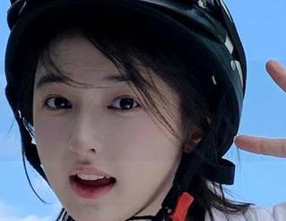 这对儿在“91cg1.fun”网页上秀恩爱，酸得我一下午都没缓过来。