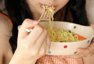安卓里的tttzzz668.su黑料：我的放松时光，像在盯着一场时光停滞展。