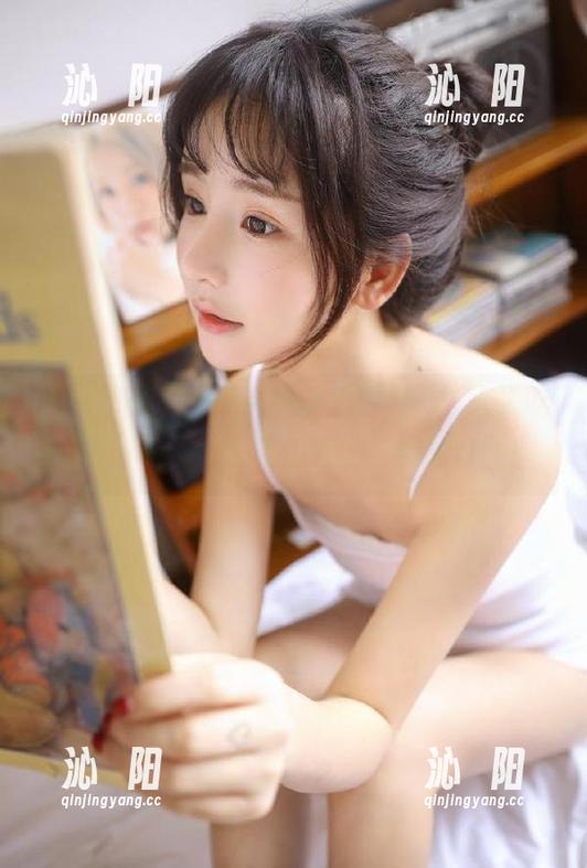 别说我没提醒你，“人人吃瓜网”app可是吃瓜界的“聚光灯”！