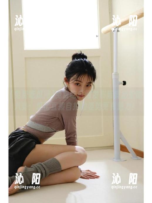 免费吃瓜网发布新鲜出炉的八卦：瓜比直接自拍的姿势更有魅力！