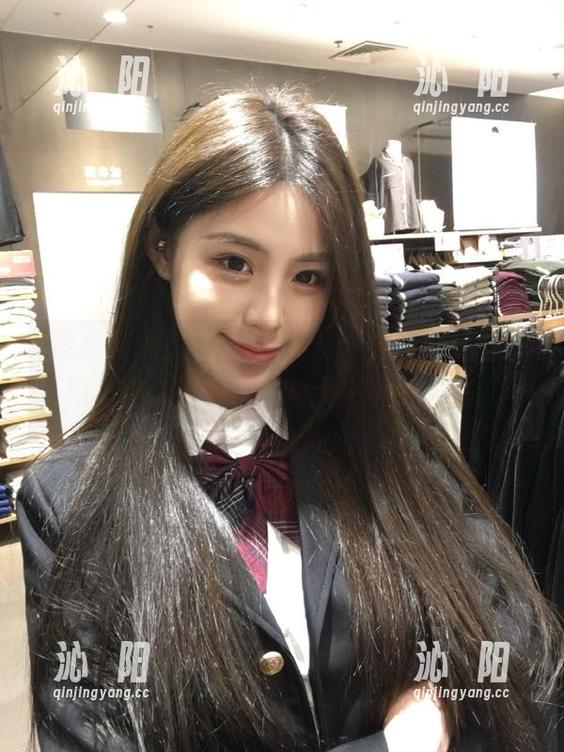 吃瓜网再度发威，分享各式各样网络热门事件，脑洞大开不怕你想。
