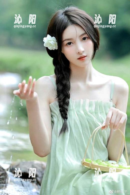 “黑料91”ios，俨然是个八卦怪兽，放下你的瓜，给我种草花吧！