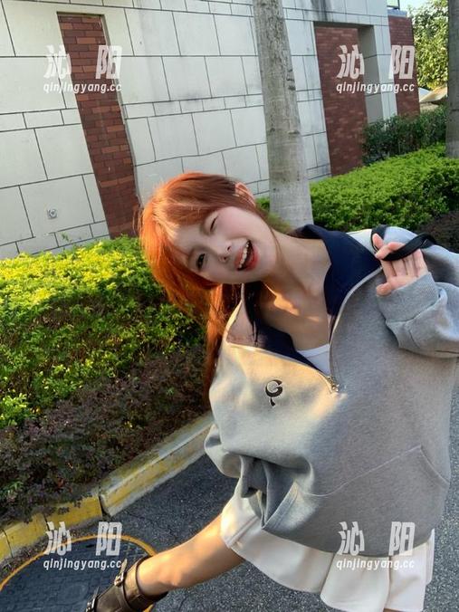 当“黑料不打样”发布瞬间，社交圈的气氛瞬间变得微妙，哈哈crazy。