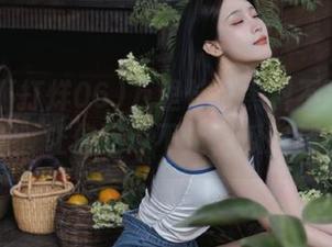 万里长征黑料不打烊06苹果版：让你吃瓜不止，瓜皮都在飞！