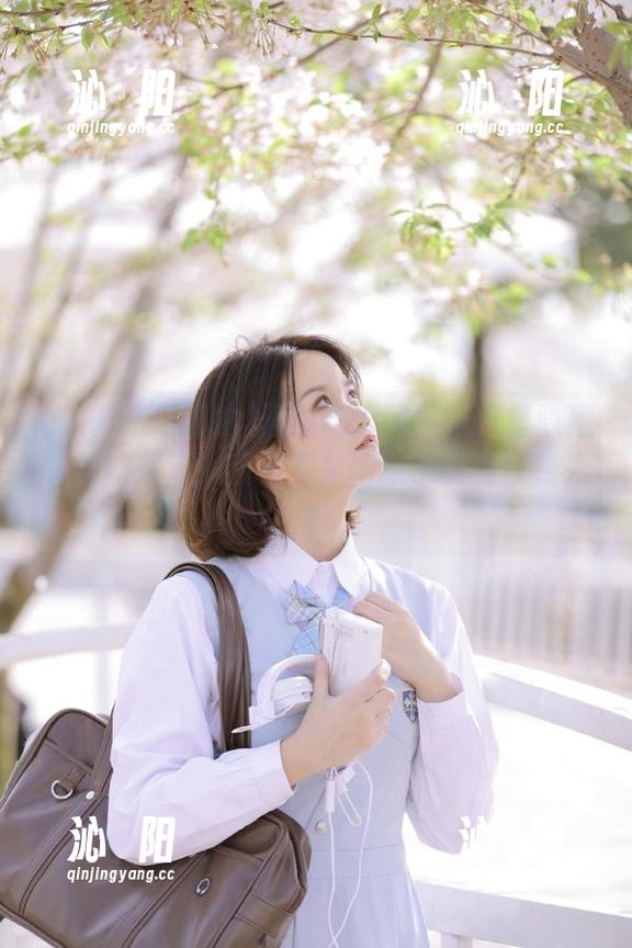 黑料吃瓜网站网页里隐藏着灵魂鸡汤，我是不是得撤了以免被毒死？