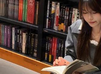快来下载黑料社app吧，各种离奇八卦等你来探索！