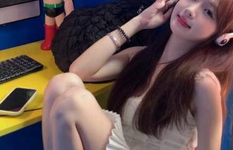 忍住了，下载黑料社网站的我，瞬间变身八卦大师