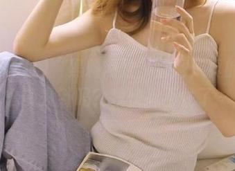 “黑料网址”官网：真的有那么多八卦吗？我快忍不住了～